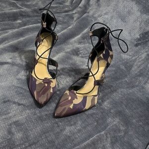 Jessica Simpson heels